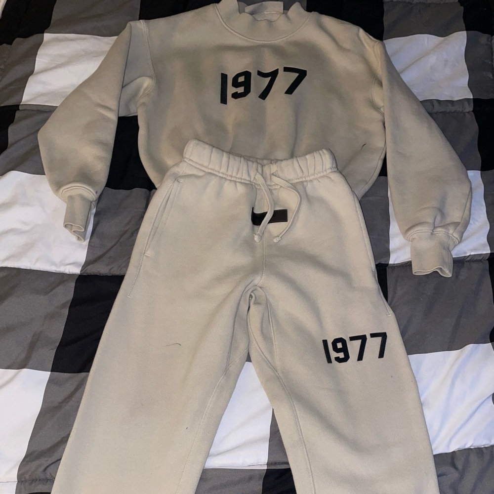 Kids Beige Sweatpants with 1977 Print